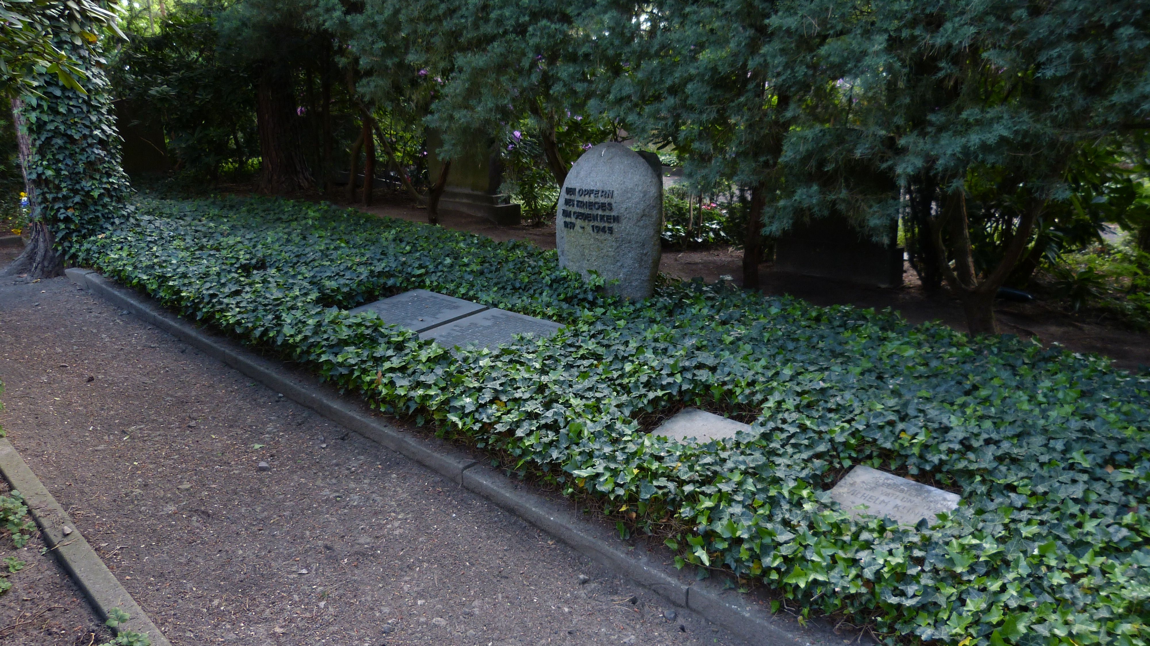 Sammelgrab für Opfer des Zweiten Weltkriegs auf dem Waldfriedhof Dahlem